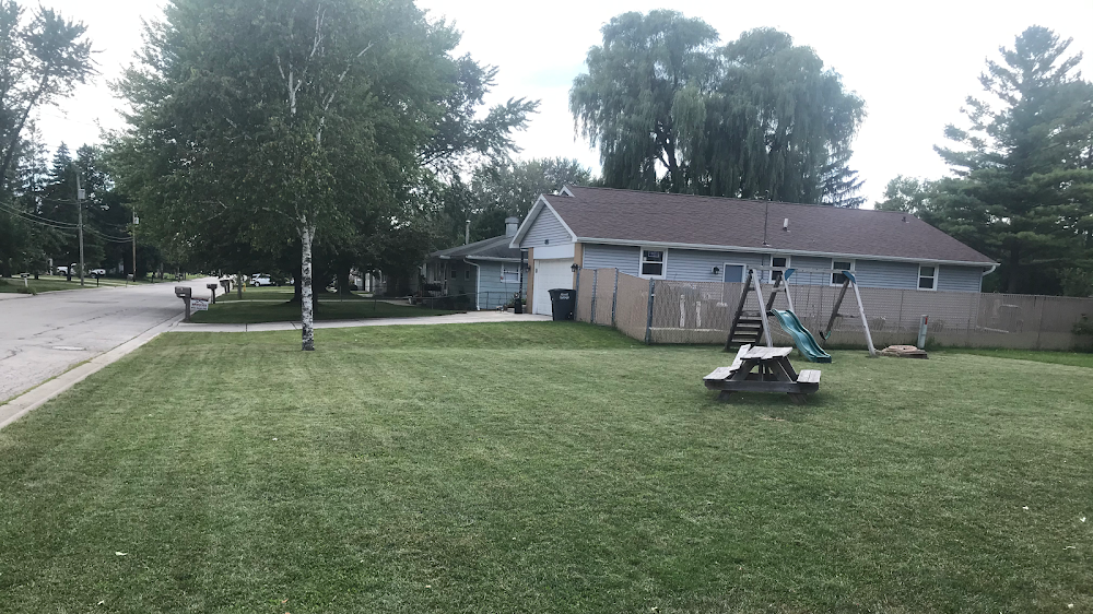 Dellys lawn maintenance & Snow services