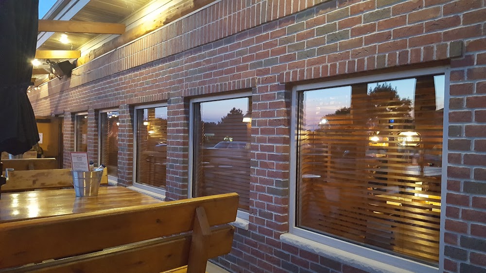 Mackinaws Grill & Spirits